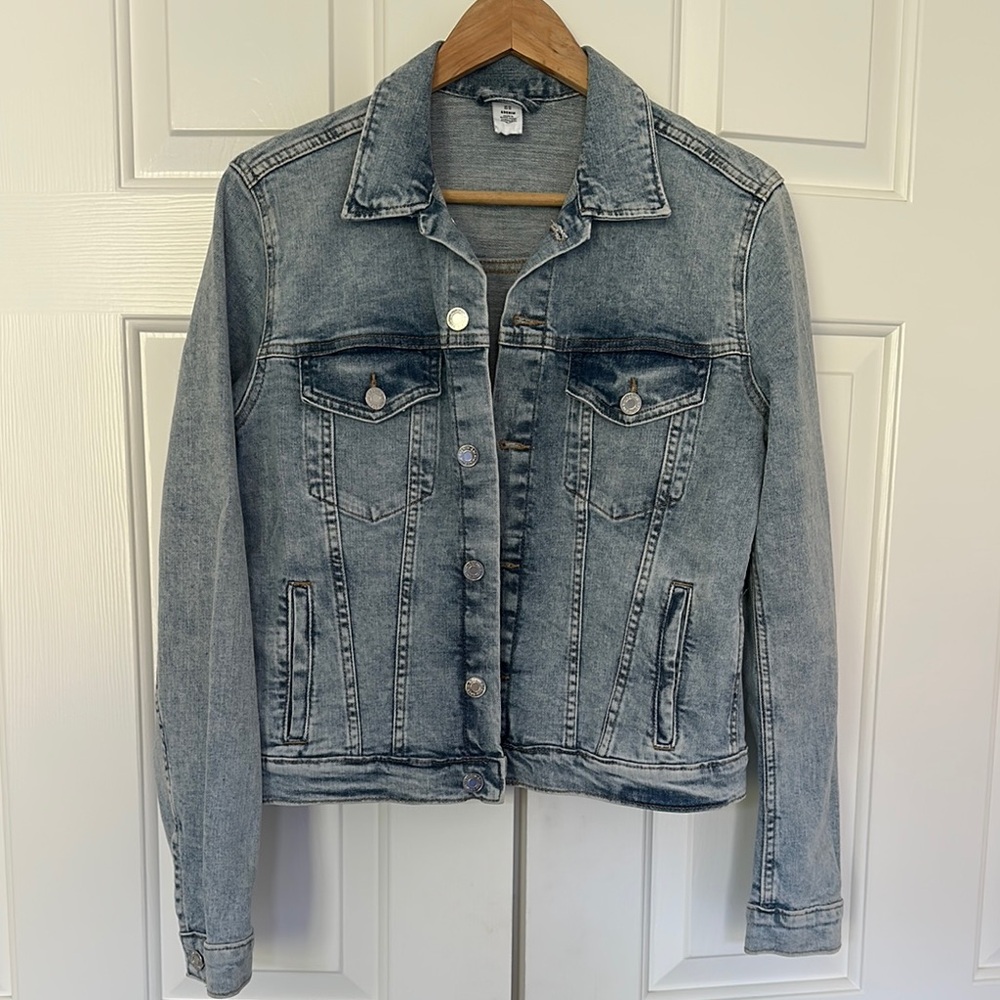 Light to medium wash H&M Denim Jacket, size 10